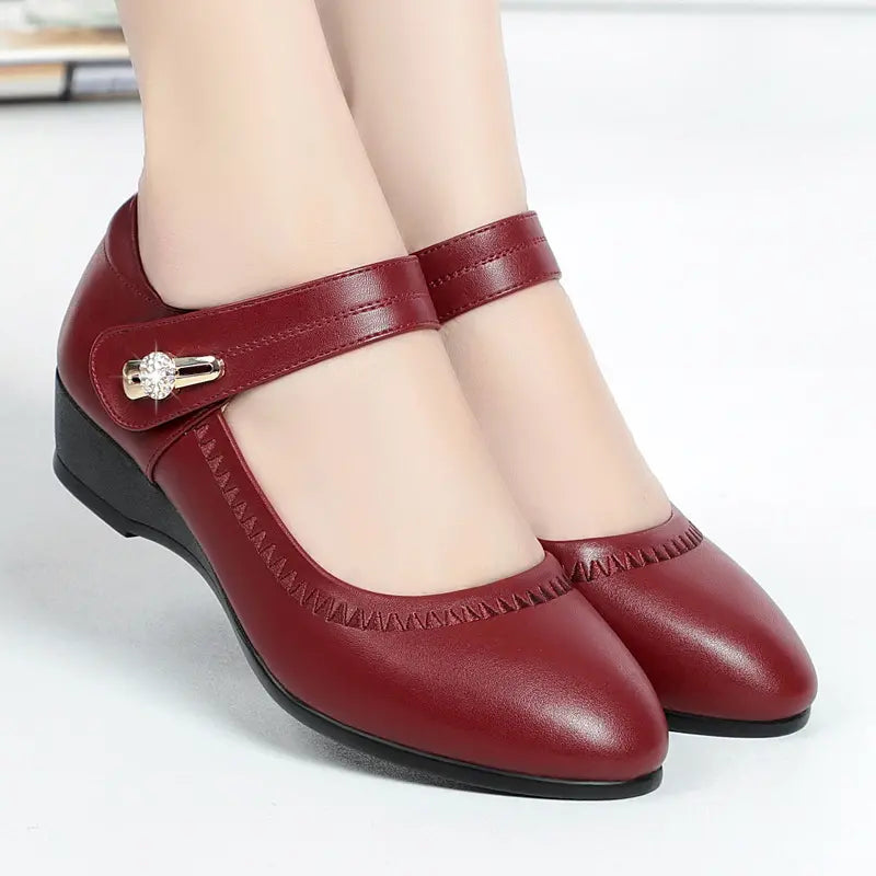 Lídia – Sapatos Confortáveis com Salto Médio