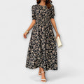 Amelia – Vestido com Decote Redondo e Padrão Floral