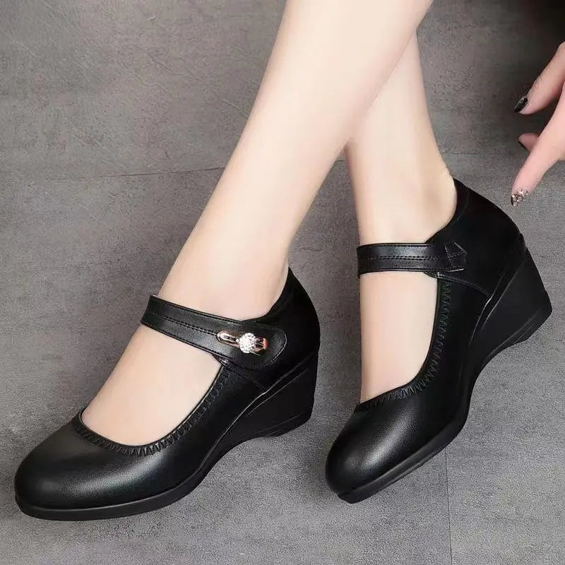 Lídia – Sapatos Confortáveis com Salto Médio