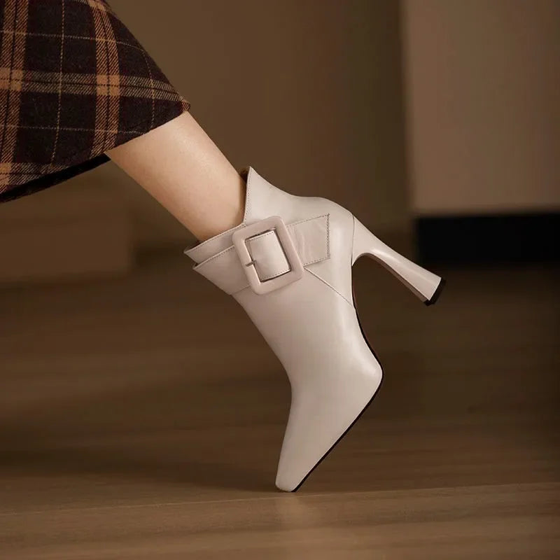 Helena | Botas de salto alto com fivela