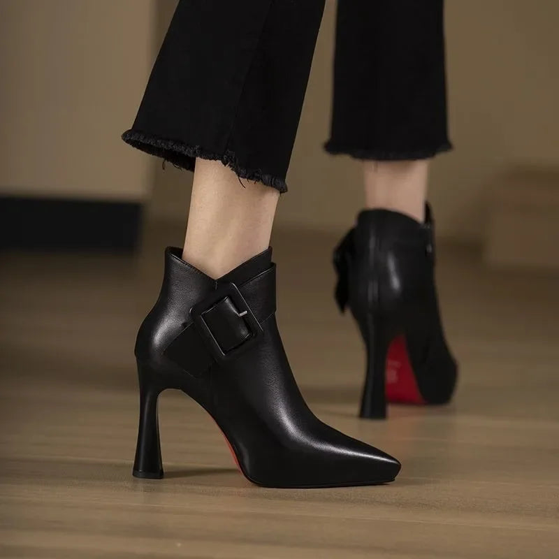 Helena | Botas de salto alto com fivela