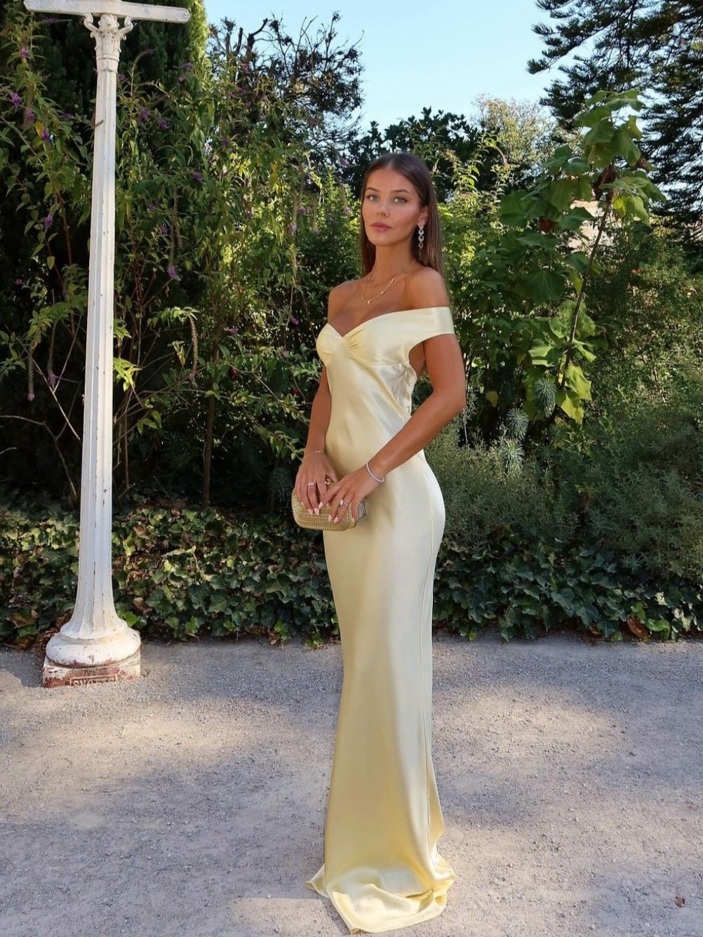 Bárbara | Vestido Maxi em Cetim sem costas