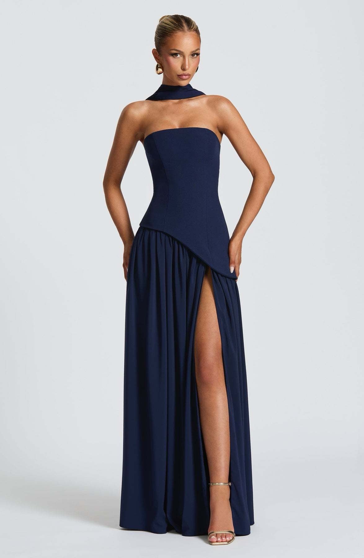 Beatriz™ | Vestido Longo com Corte Sofisticado