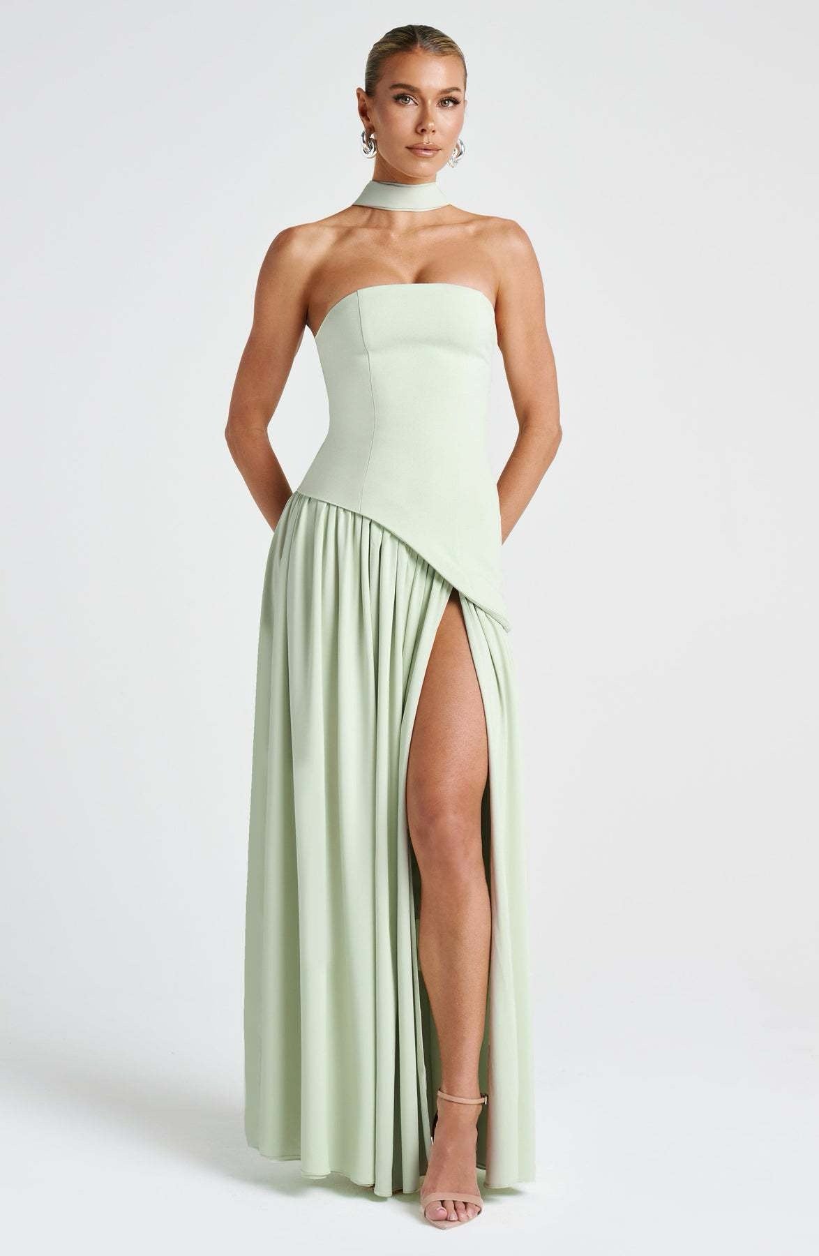 Beatriz™ | Vestido Longo com Corte Sofisticado