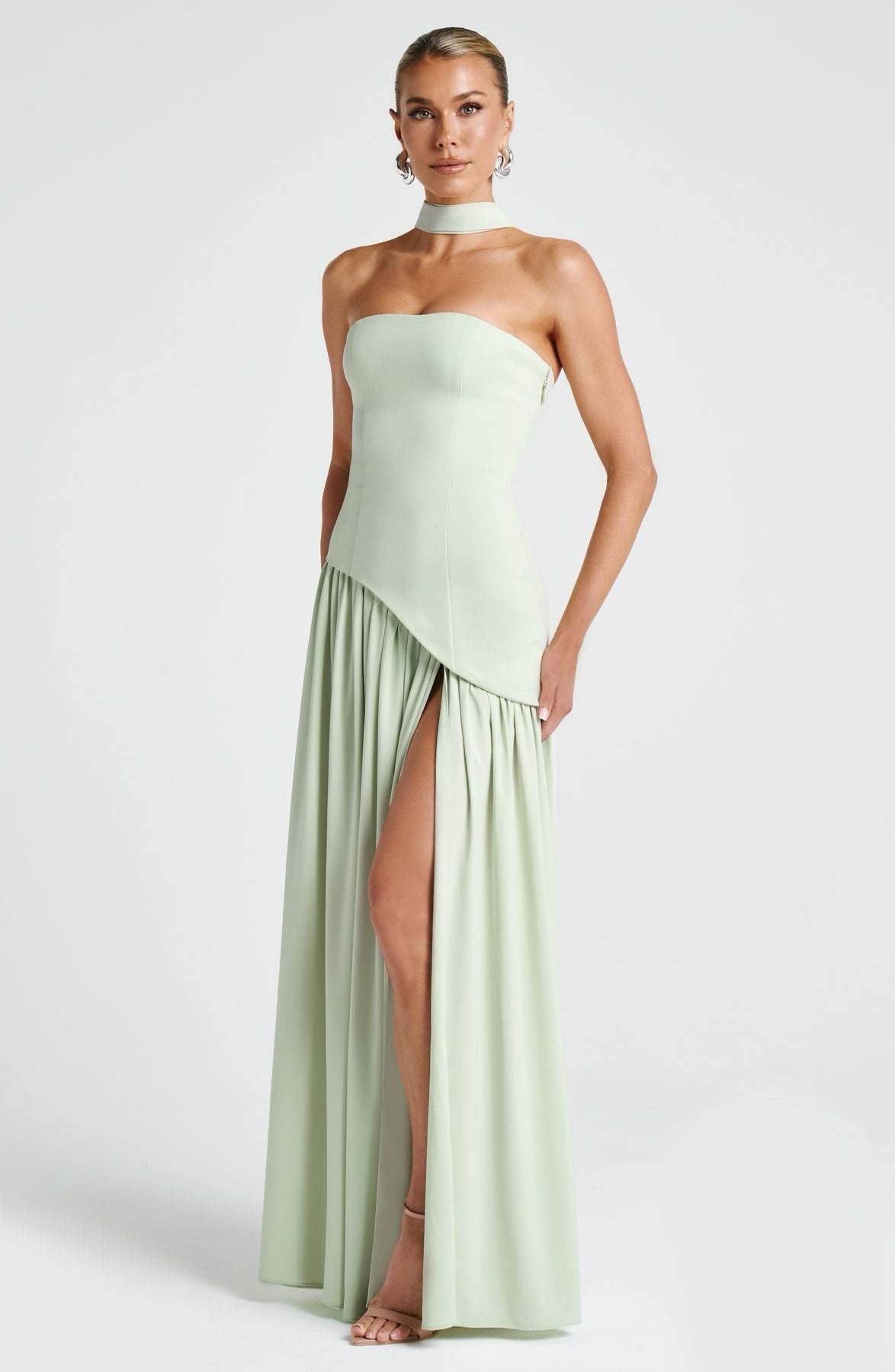 Beatriz™ | Vestido Longo com Corte Sofisticado