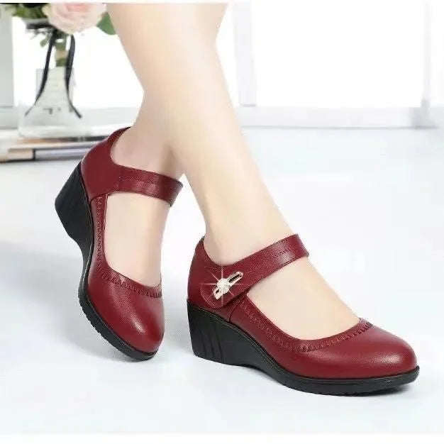 Lídia – Sapatos Confortáveis com Salto Médio