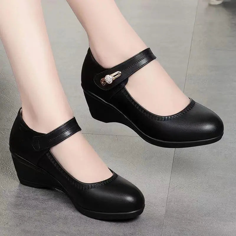 Lídia – Sapatos Confortáveis com Salto Médio