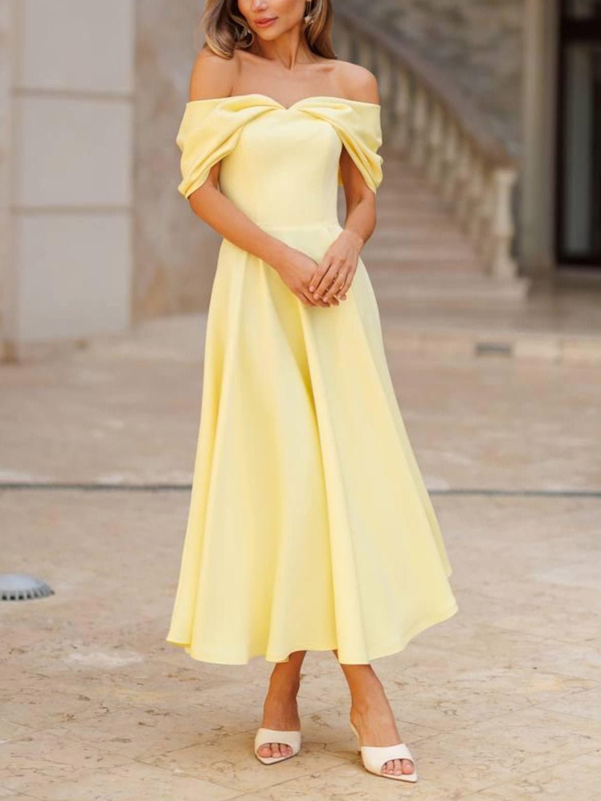Isadora | Vestido Maxi Elegante com Ombros À Mostra e Drapeado
