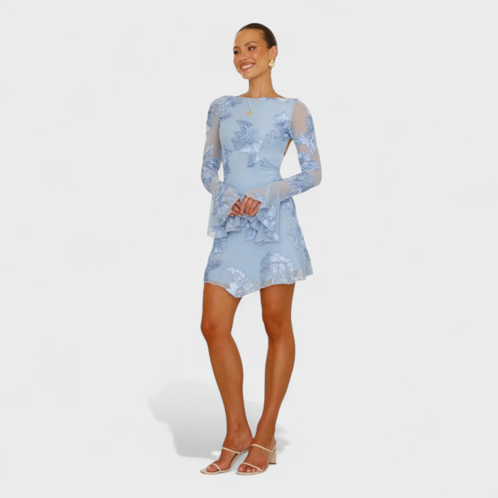 Julia - Vestido com encanto floral