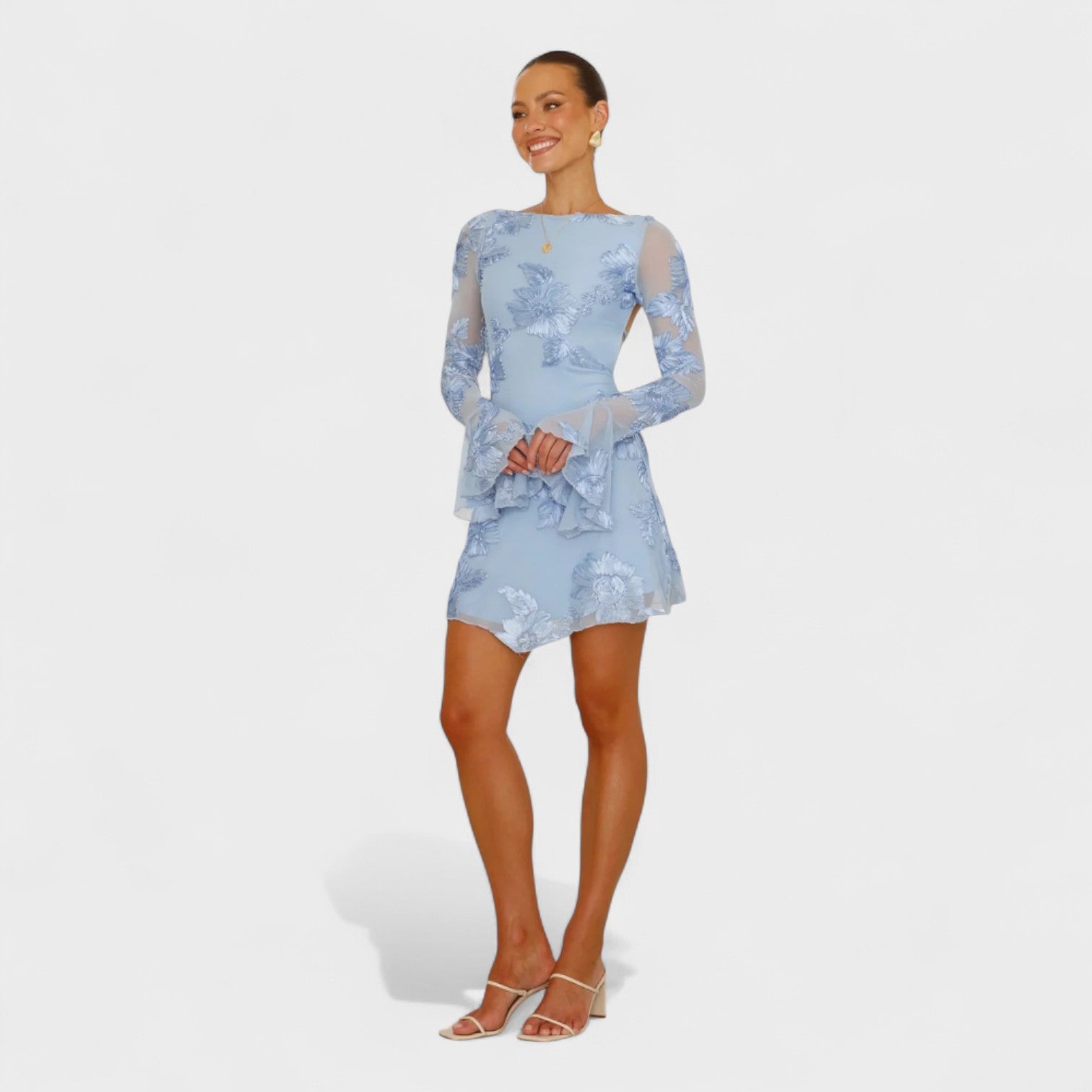 Julia - Vestido com encanto floral