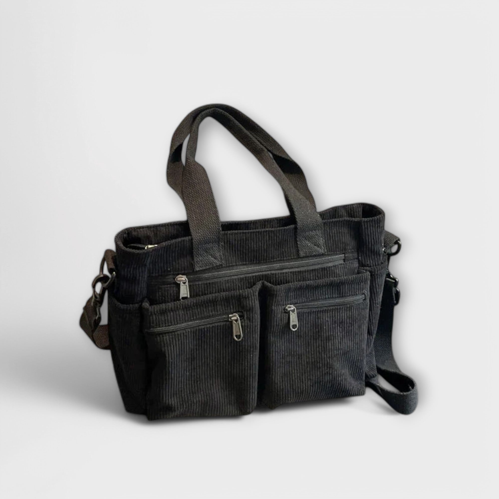 Maria. - Mala com vários bolsos